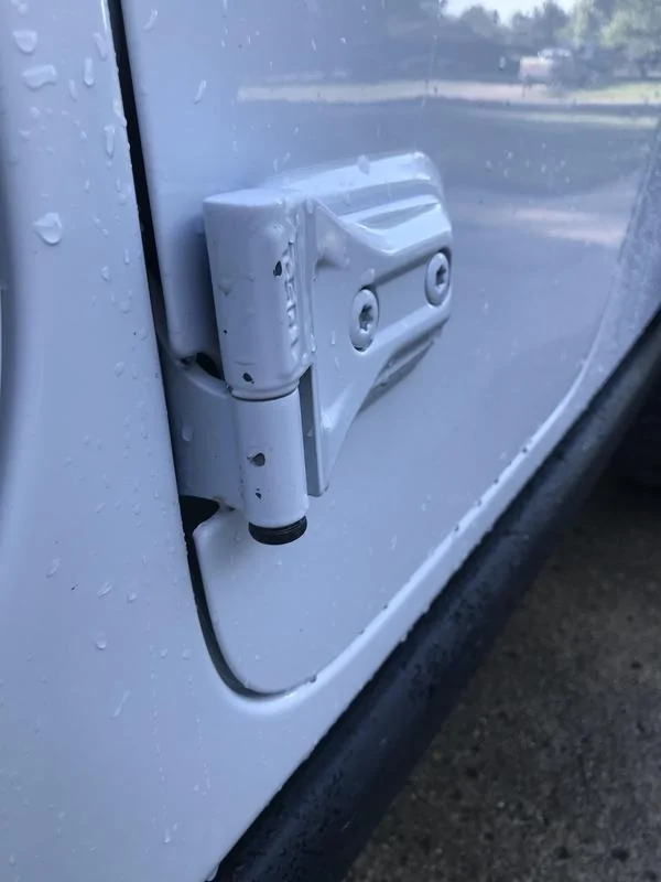 Jeep Gladiator Rocks and lower door hinges i0tBay7
