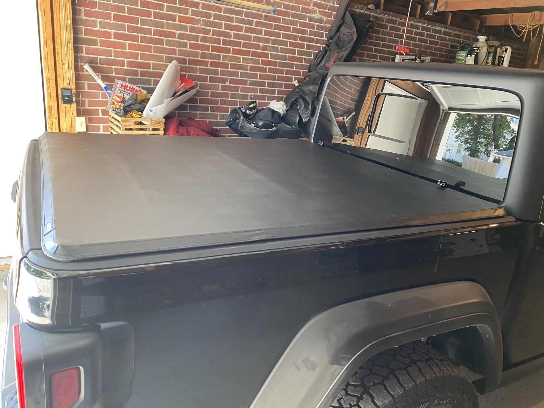 Jeep Gladiator Base -Sport- manual Gladiator? AC8433DE-EB07-41C0-B767-AAE2C3D2F1ED