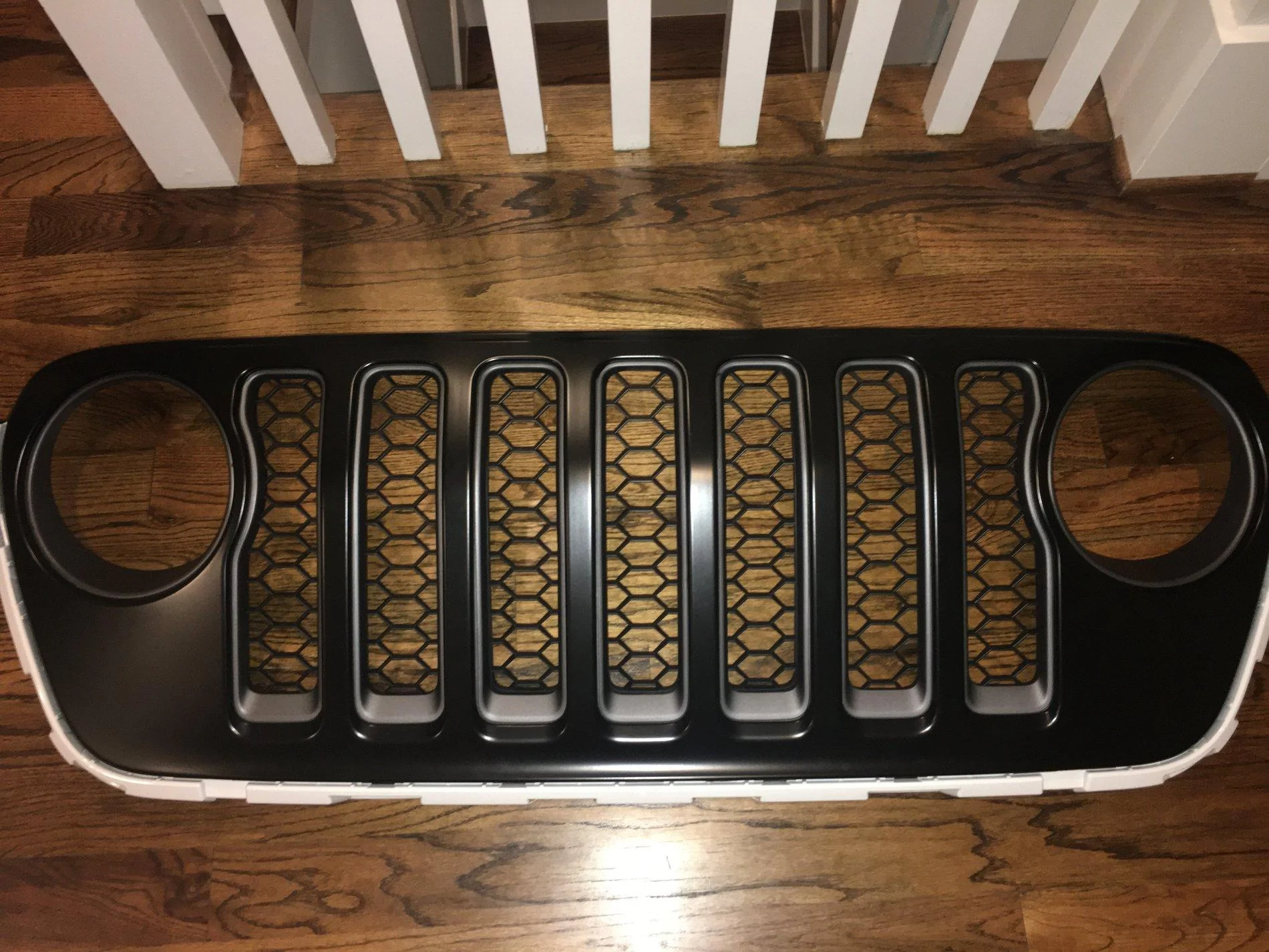 Jeep Gladiator Punkin for black grill swap 191206 - S2