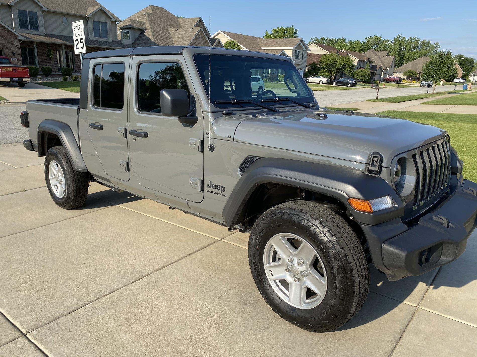 Jeep Gladiator New here and new Gladiator D3F2EB3E-5360-412D-9B78-C0C319EA67CD