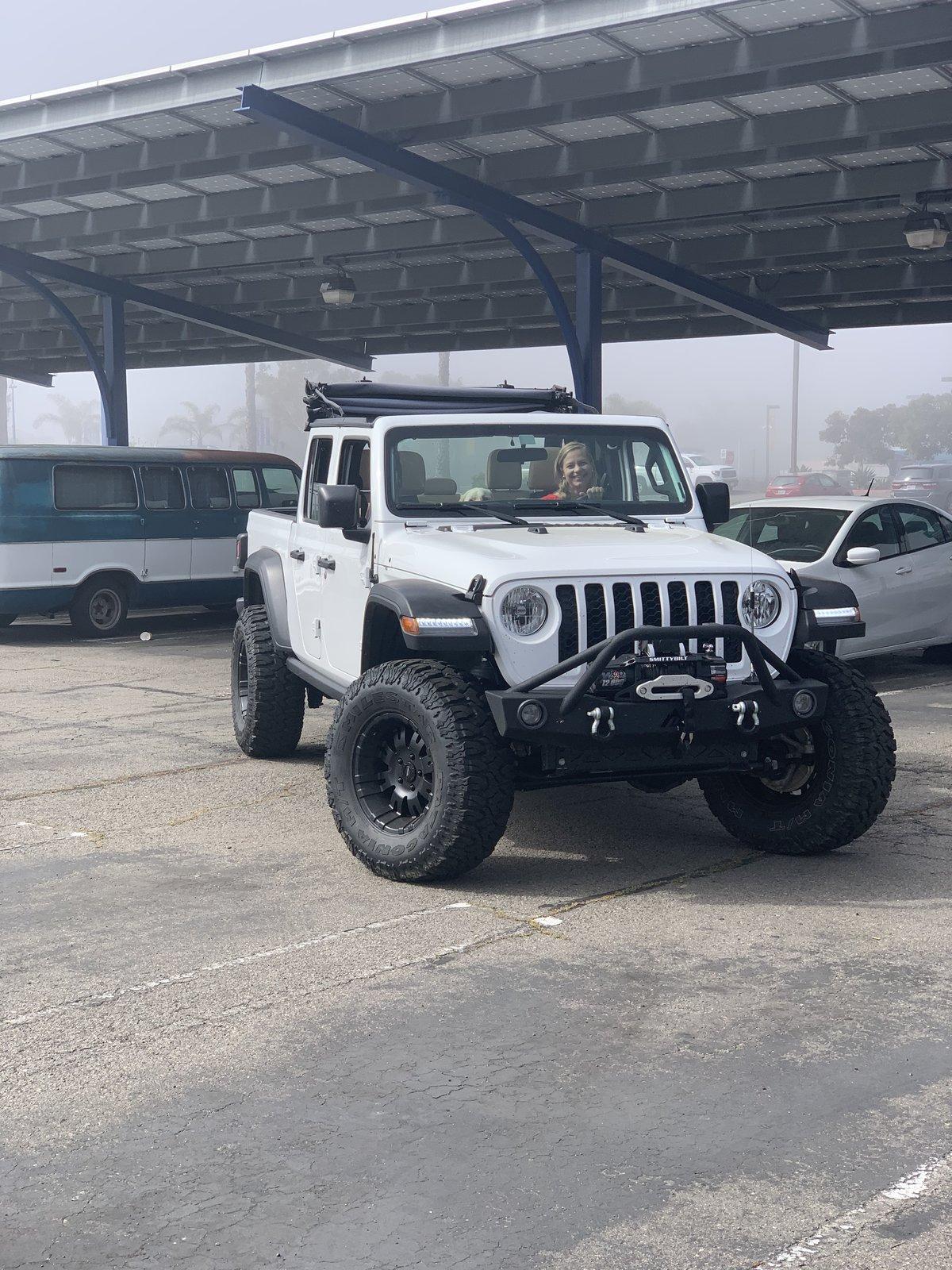 Jeep Gladiator BRIGHT WHITE Gladiator JT Club IMG-2429