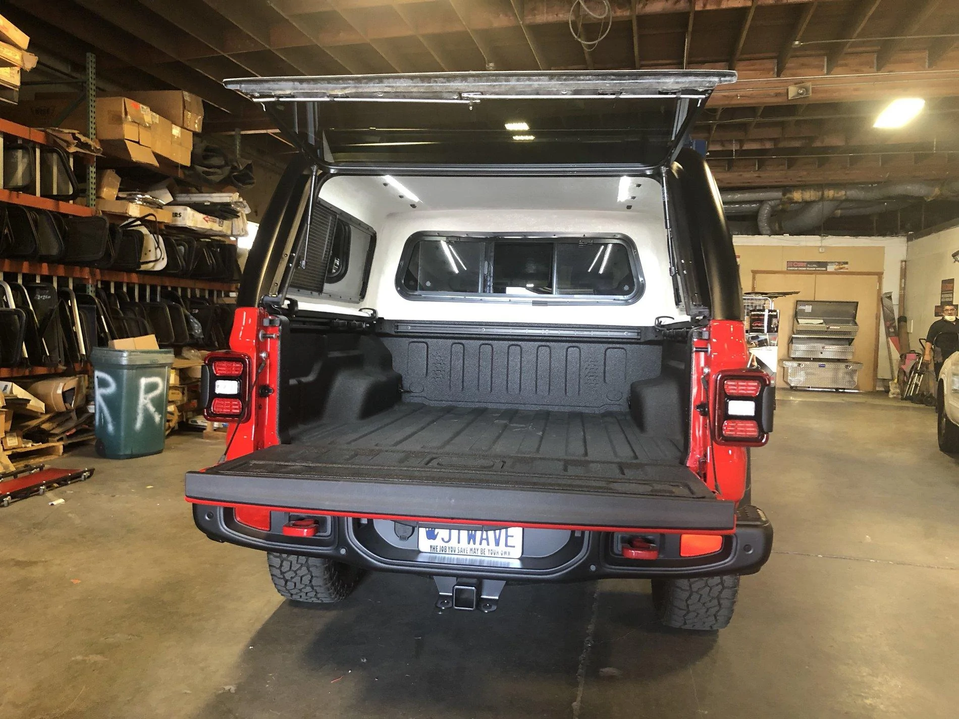 Jeep Gladiator Gladiator Fiberglass Shell FqXOpC%bSz2mutJwOMJjHQ
