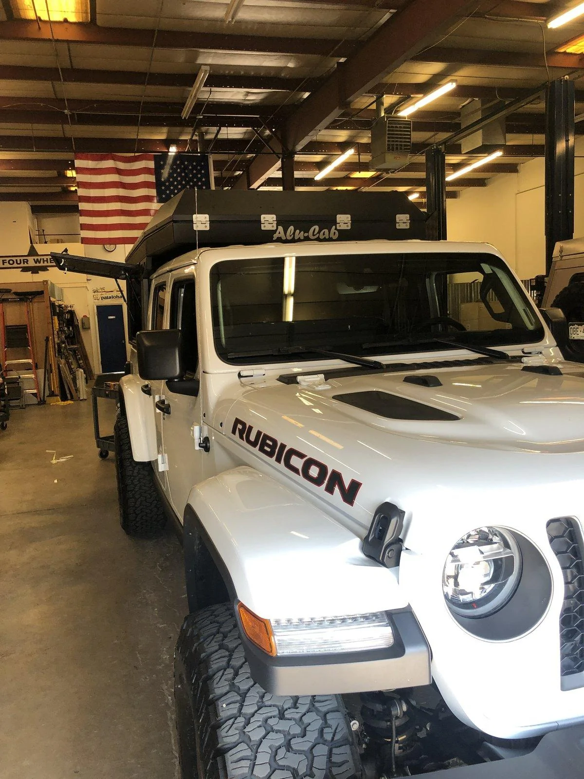 Jeep Gladiator Alu-Cab Canopy Camper C3D0F56C-A4C7-499A-86EB-F944E0D11992