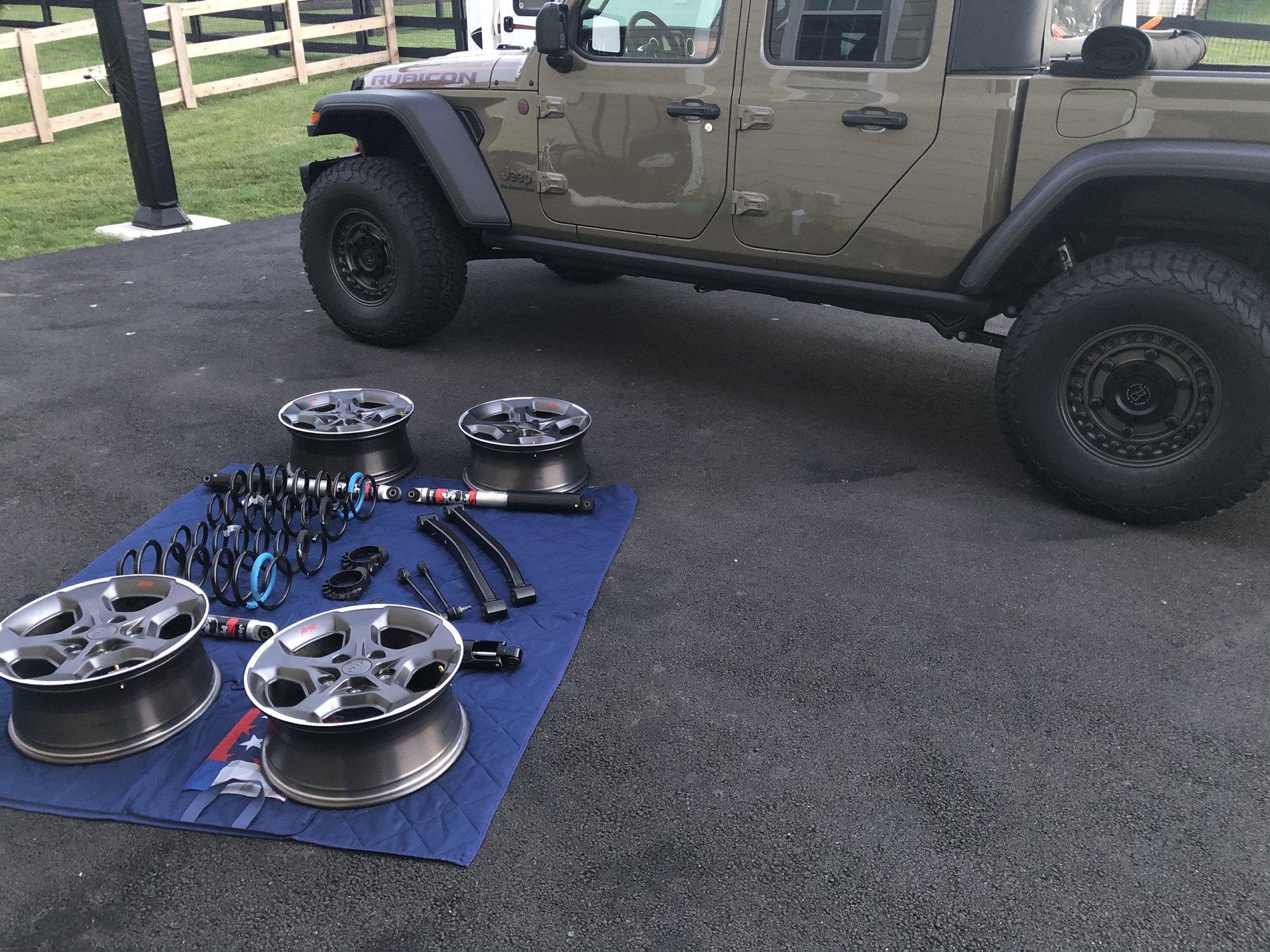 Jeep Gladiator For Sale: JT Rubicon suspension and wheels 254D452D-567F-425C-A894-6C025AD9A26D