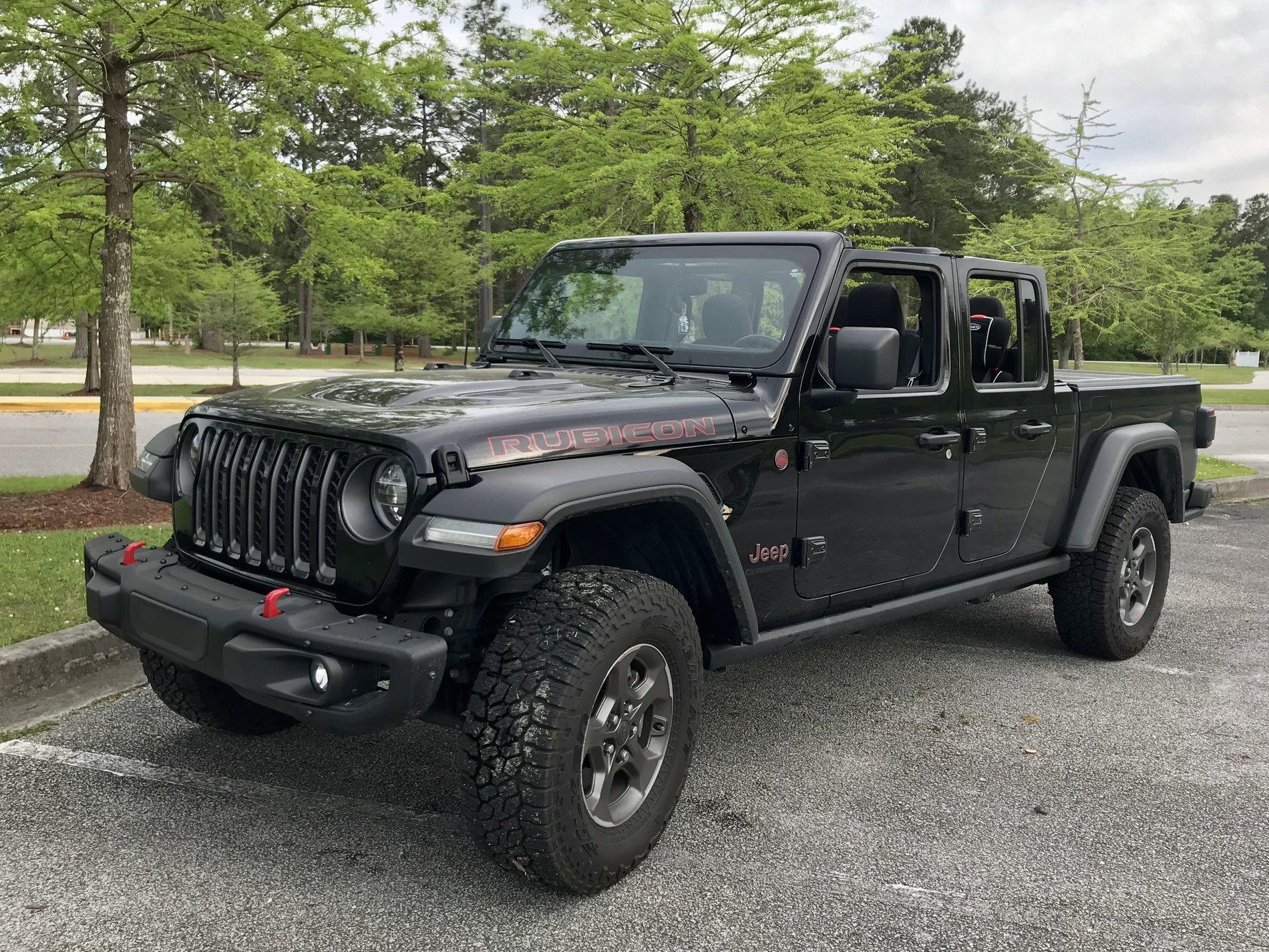 Jeep Gladiator OEM Rubicon Rock Rails 9D56B4B4-2901-4FC9-A613-E9FA68147471