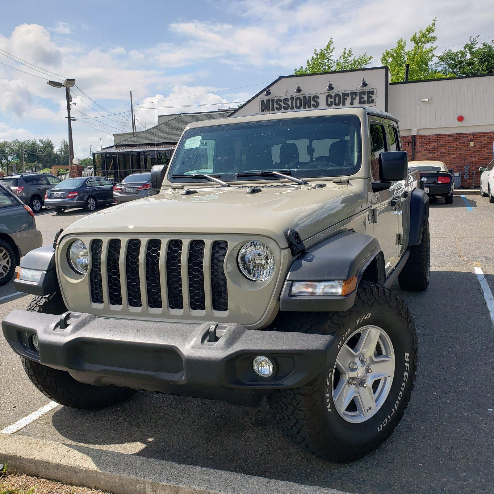 Jeep Gladiator Sport s wheels with 35x12.5r17 BFG ko2 tires IMG_20200608_165938_743