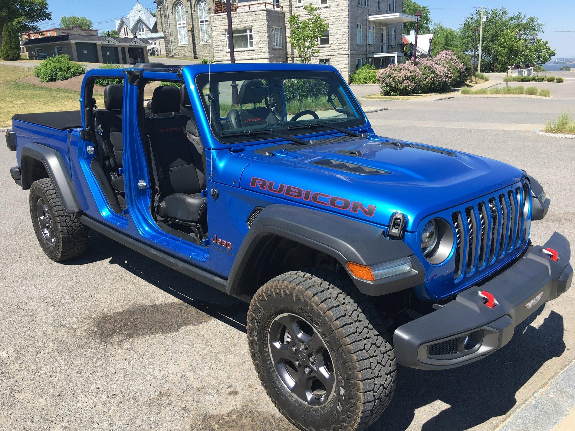 Jeep Gladiator HYDRO BLUE PEARL Gladiator JT Club 2416255D-6F03-40CA-96CB-B14FAF62818F