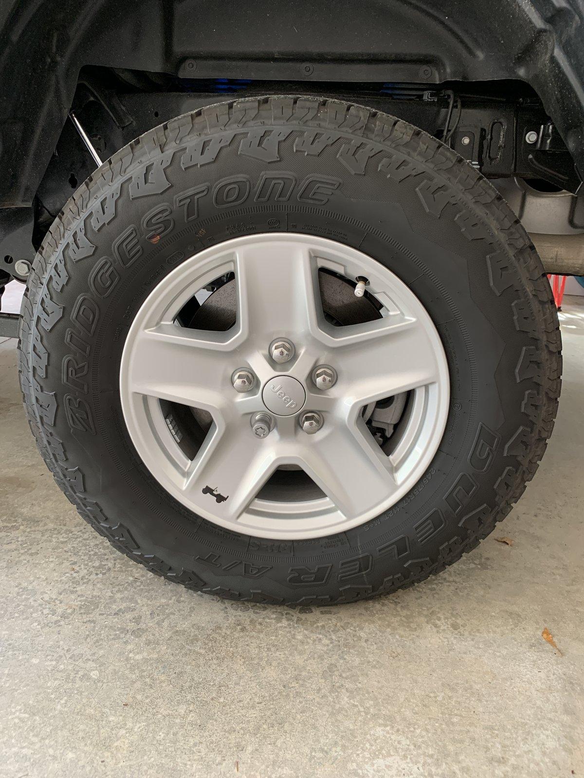 Jeep Gladiator Silver Sport S wheels and Dueler ATs - $200 792A78C0-0715-4AB9-8716-0E4FA5E79E3C
