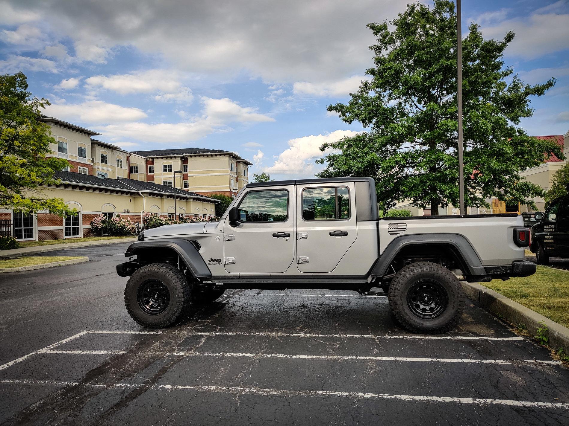 Jeep Gladiator 3.5" Lift On 35's PSX_20200619_193851