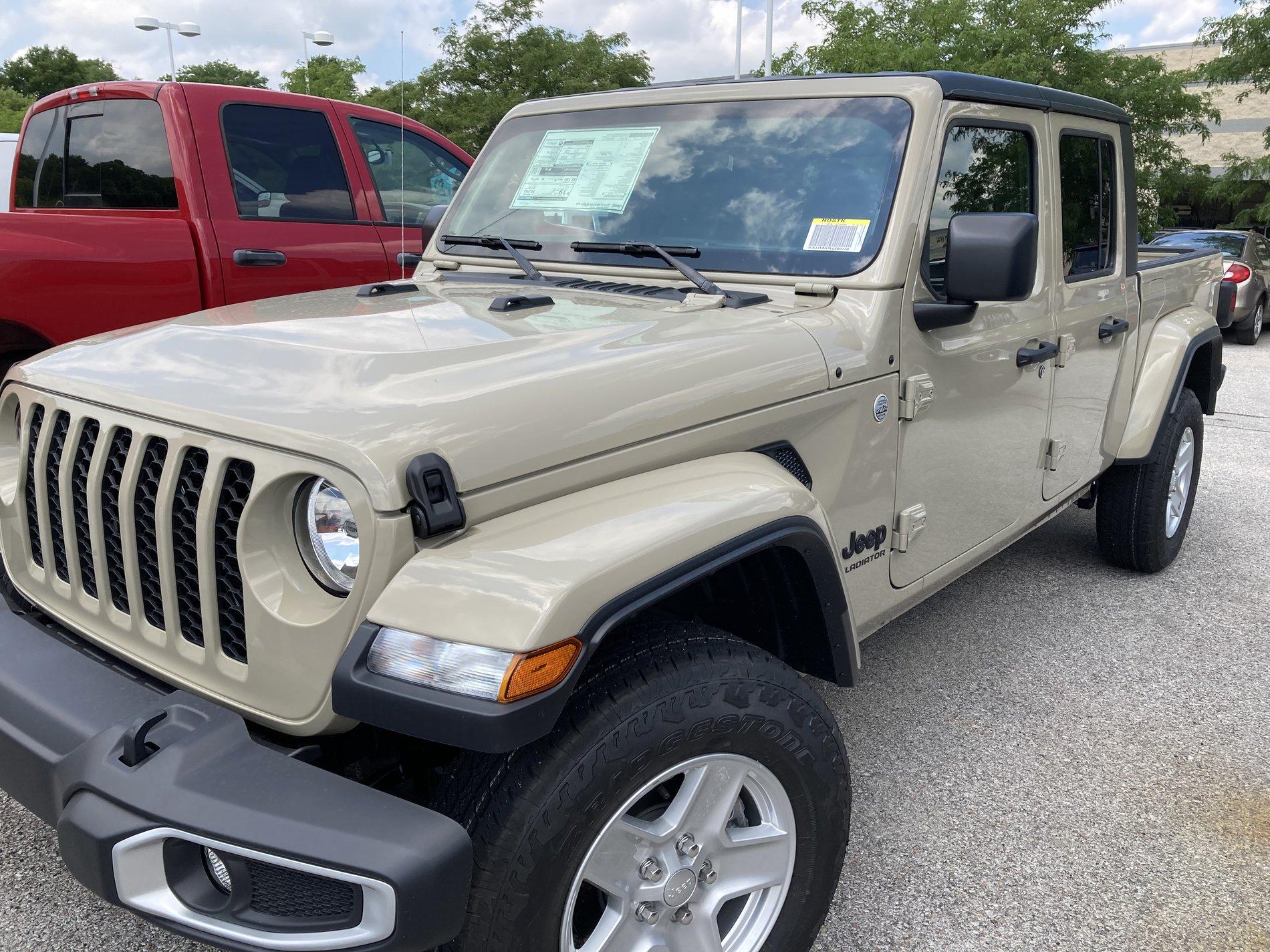 Jeep Gladiator Took Delivery of Your JT? Sign in Here! IMG_0080.JPG