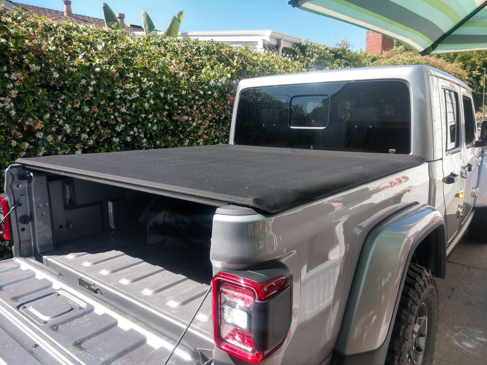 Jeep Gladiator Factory tonneau cover for sale IMG_20200621_161104266_HDR