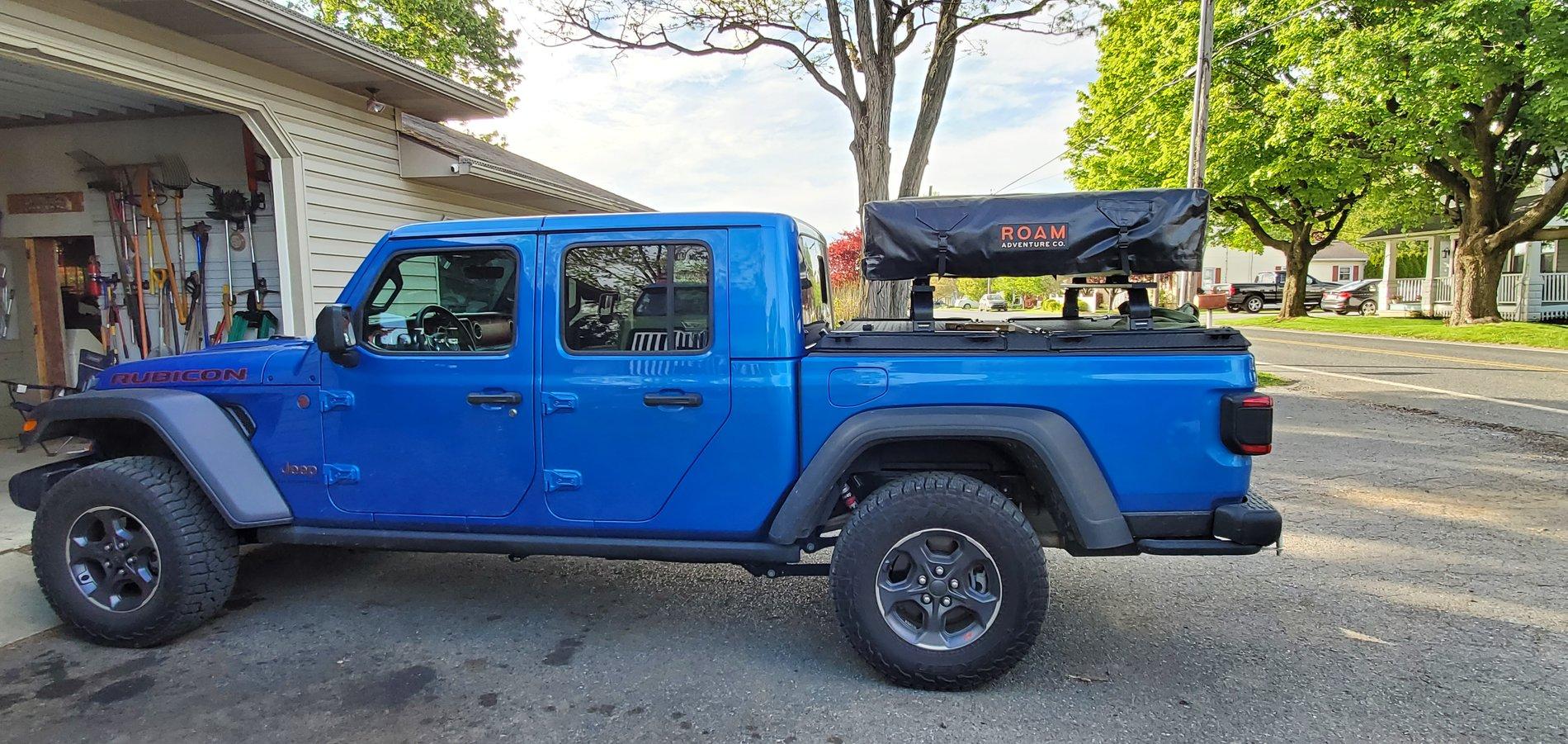 Jeep Gladiator 3+ person rated RTT (roof top tent) over a Gladiator bed...does it fit? 20200520_180827