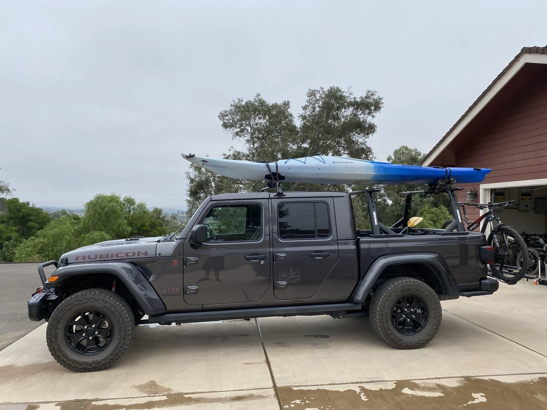 Jeep Gladiator Bed rack/storage for kayaks img_4849-jpg
