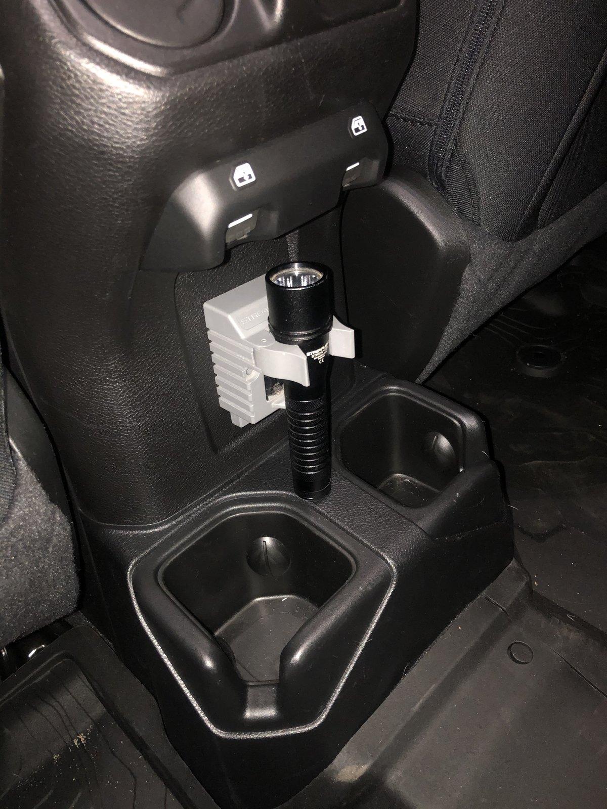 Jeep Gladiator Adding USB & Power to rear centre console A6A934CB-D309-4CEF-AD12-7BED5E05AAC4