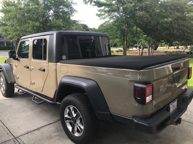 Jeep Gladiator Help- Roll up or Tri Fold Cover? Mopar Tonneau