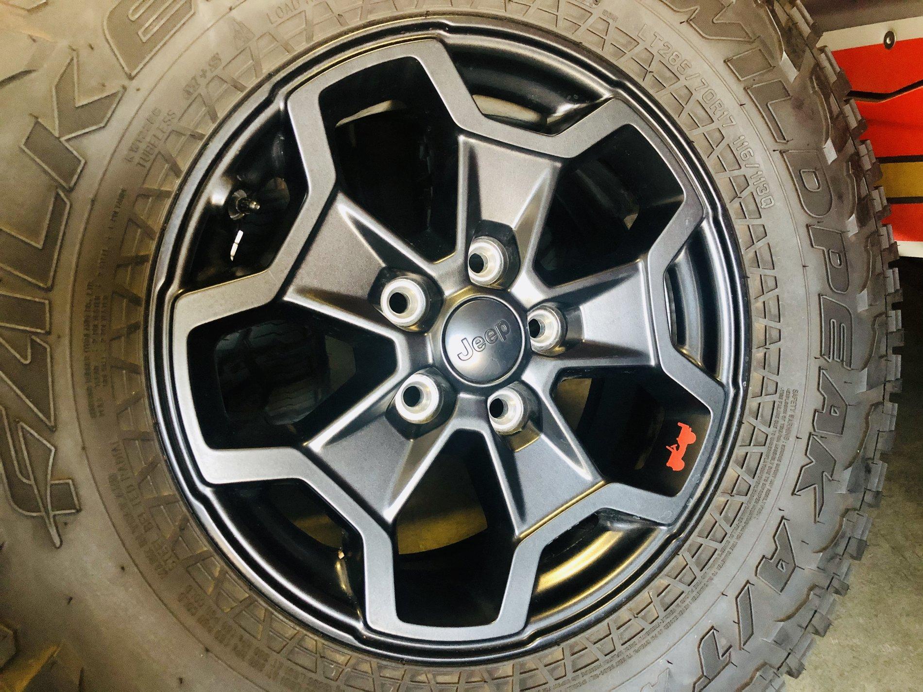 Jeep Gladiator Launch Edition Wheels / Tires 032C7F7B-FD19-430D-B9A2-320BBED901E1