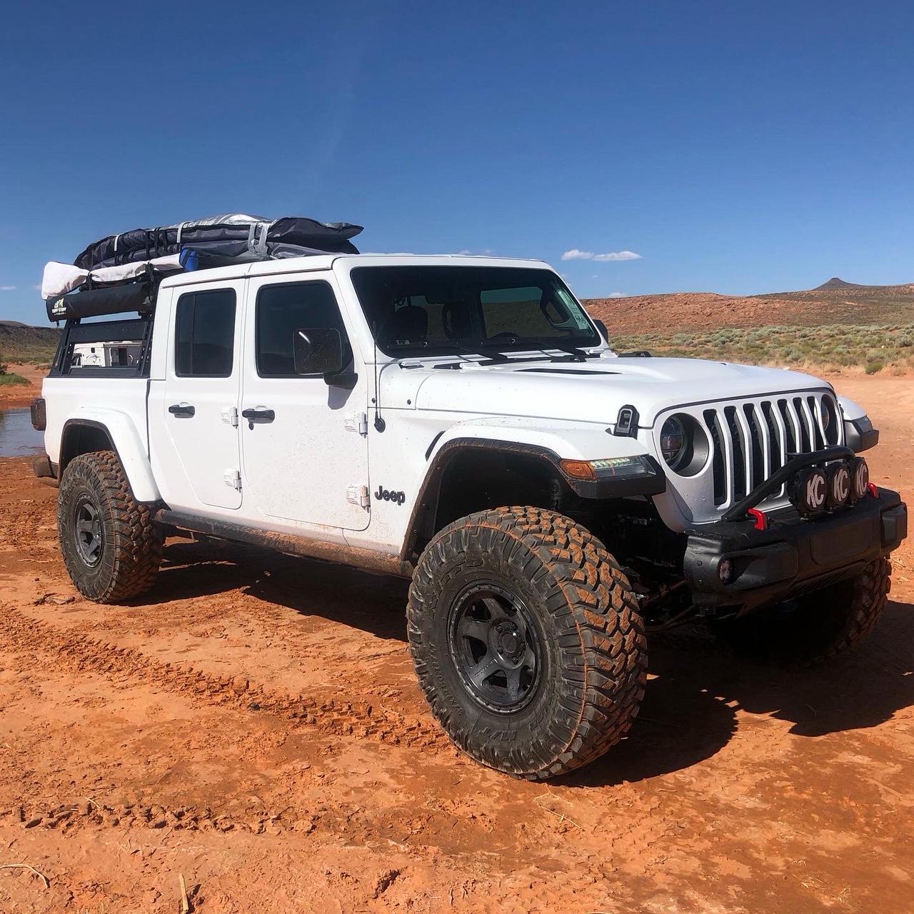 Jeep Gladiator BRIGHT WHITE Gladiator JT Club 28CB637A-CEC1-4194-81D3-B7B4340F2A6E.JPG