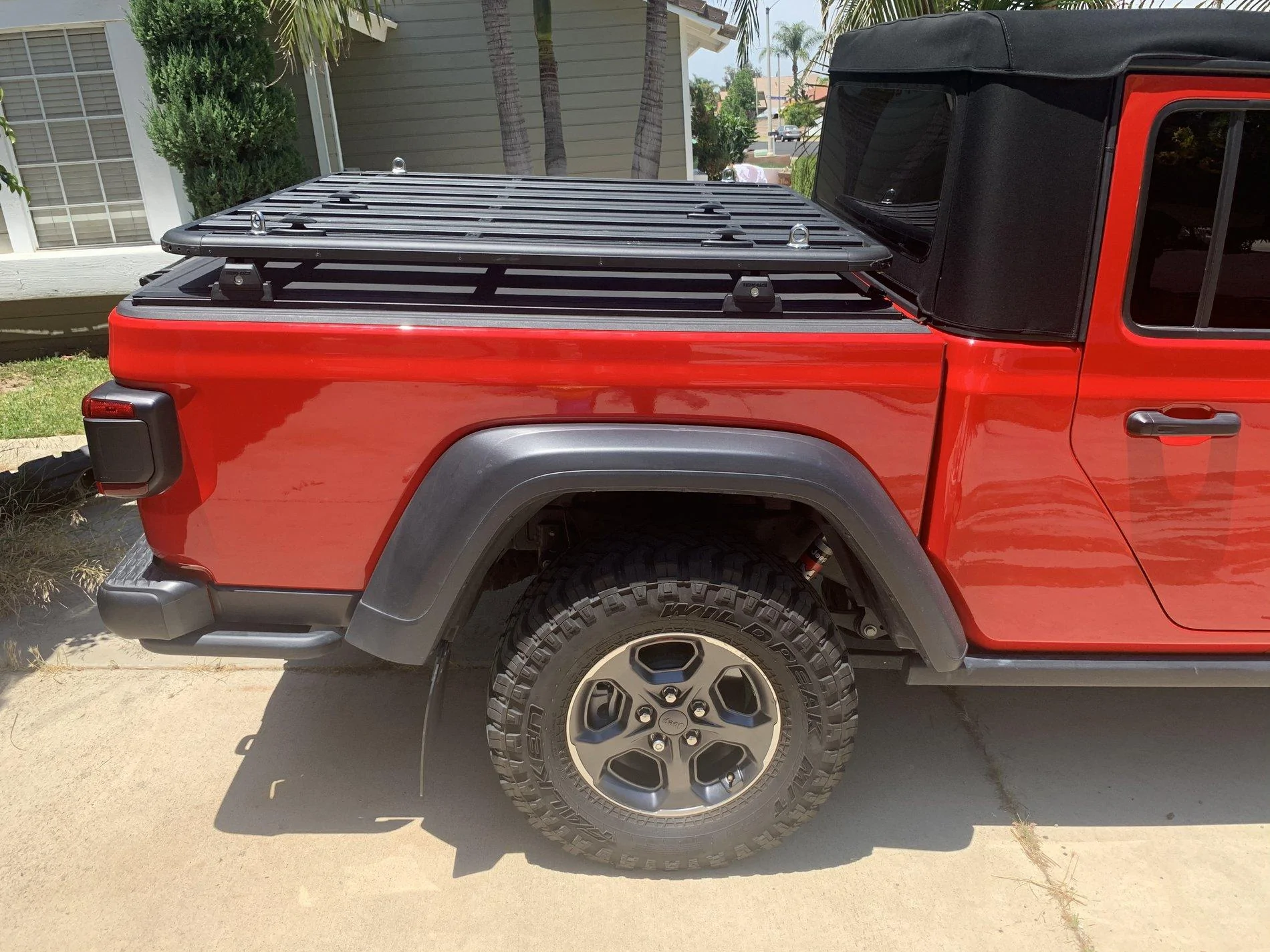 Jeep Gladiator Bed cover with rack 68FB8F73-CF20-41E5-923F-10158C4F6A2C