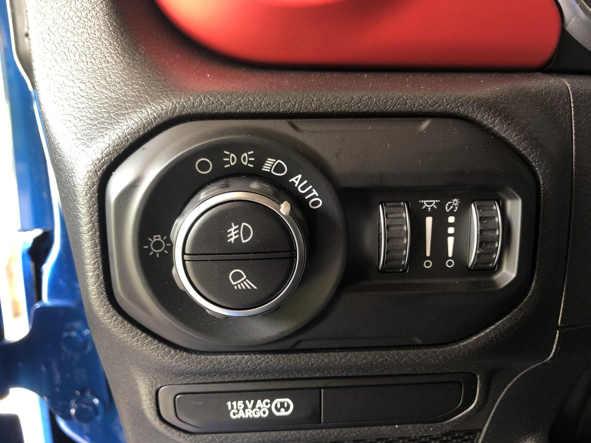 Jeep Gladiator Auto High-beam head lamp controls AutoHeadlight