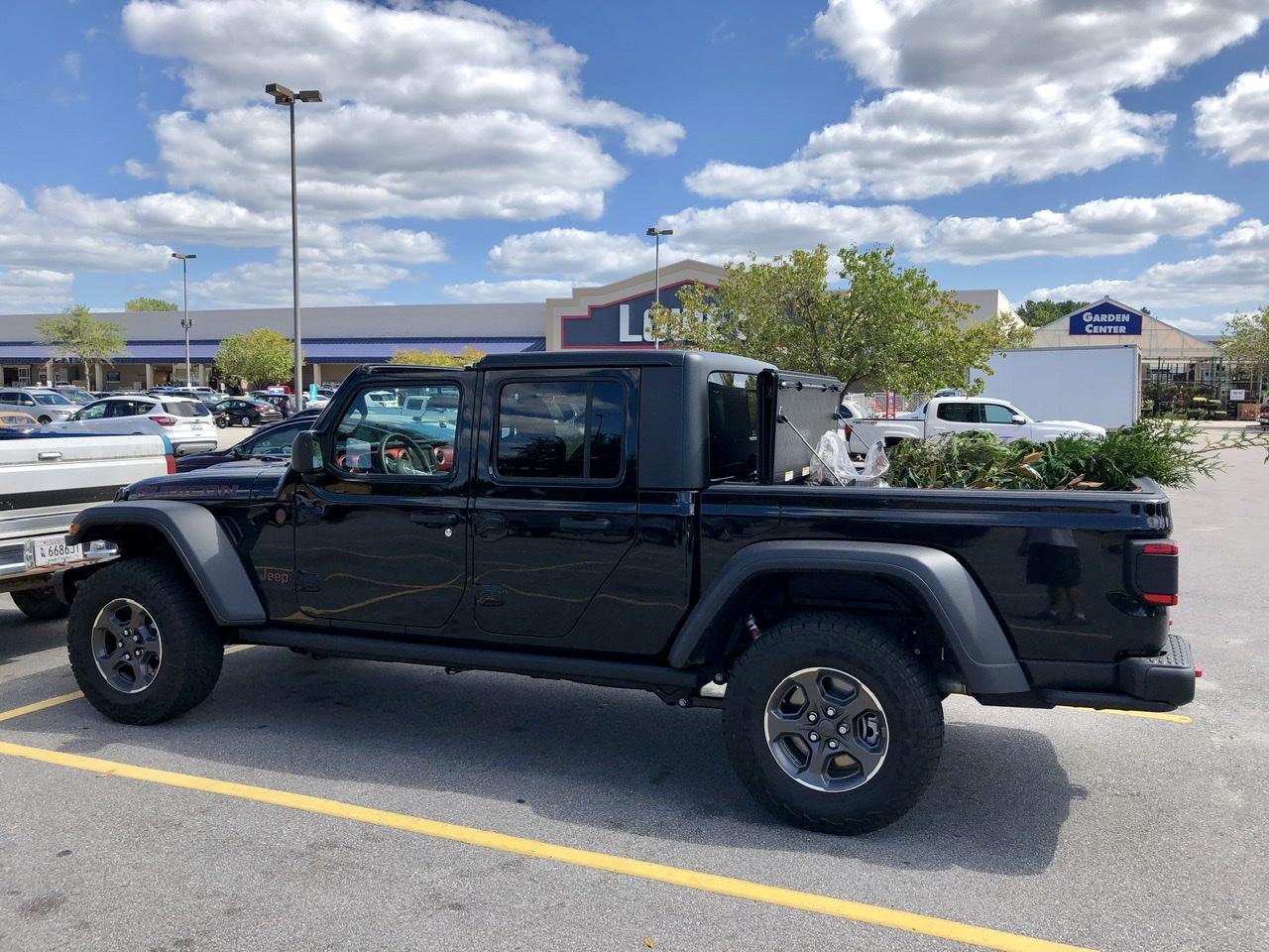 Jeep Gladiator Post your payload pics! 8E33B93E-4AAE-4F9D-9BA1-C8091F2BBEA4
