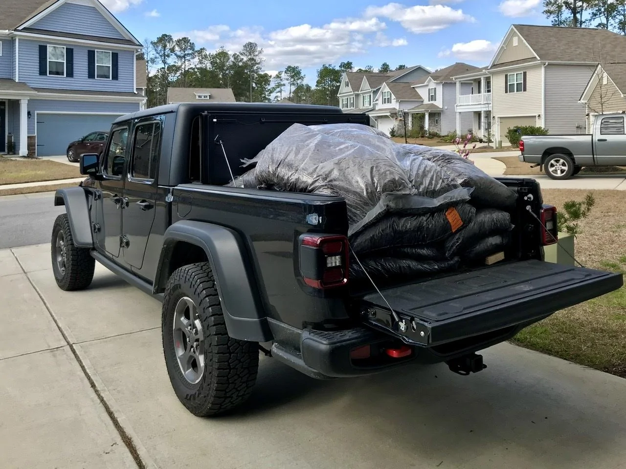 Jeep Gladiator Post your payload pics! 4595789A-AAE0-4D19-9EA3-C697EB4260EE