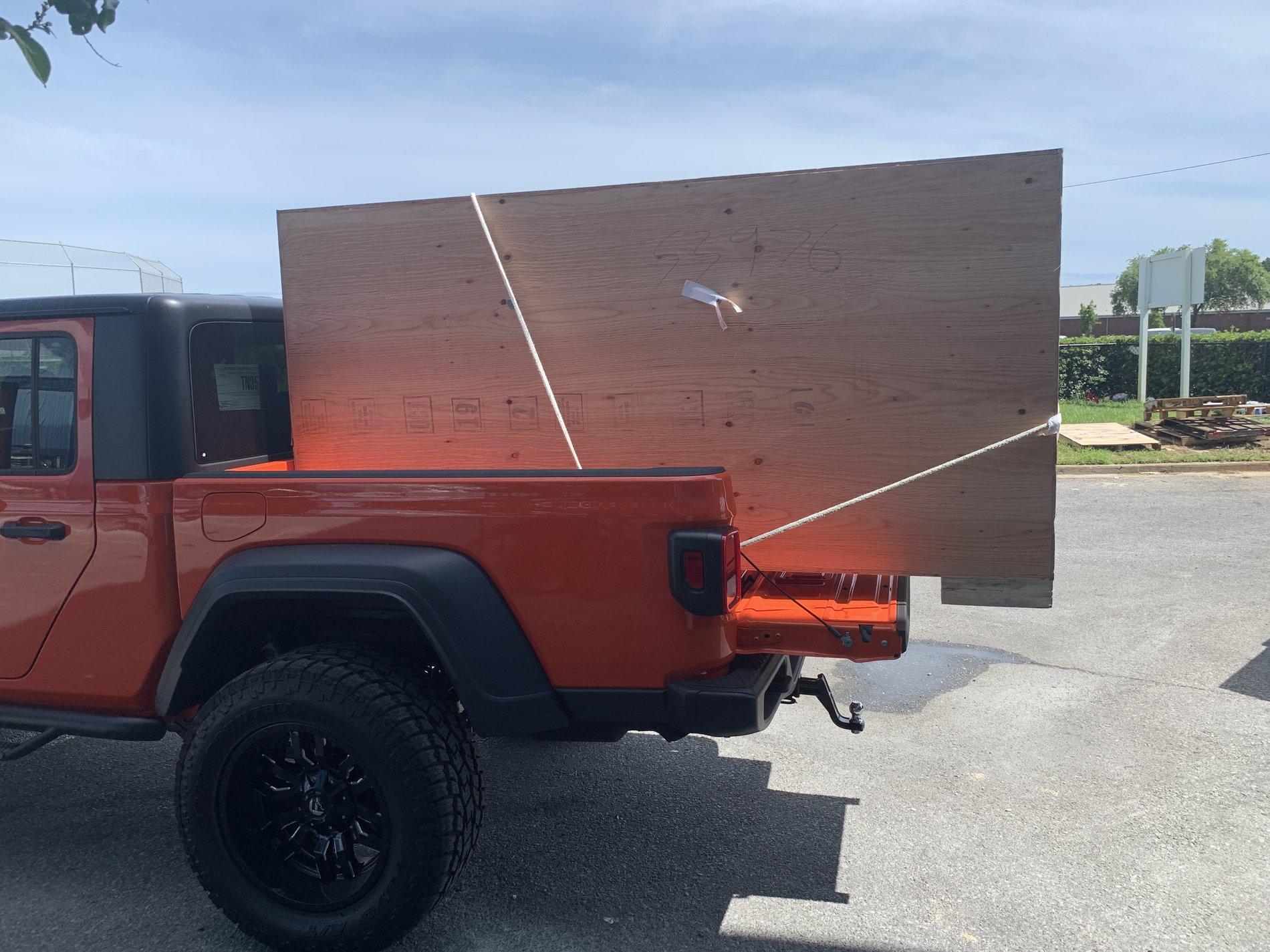 Jeep Gladiator Post your payload pics! 61307985494__9C6D27DE-CC96-48A4-A326-7039C42265D9.JPG