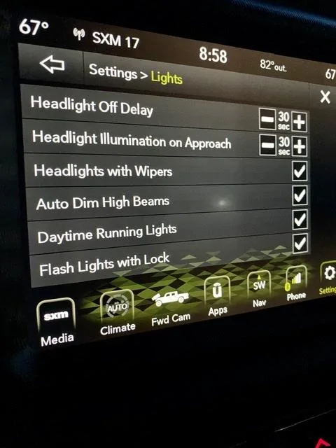 Jeep Gladiator Auto High-beam head lamp controls BEBD5472-30C9-4C04-9CE3-E587BC7B1D2A