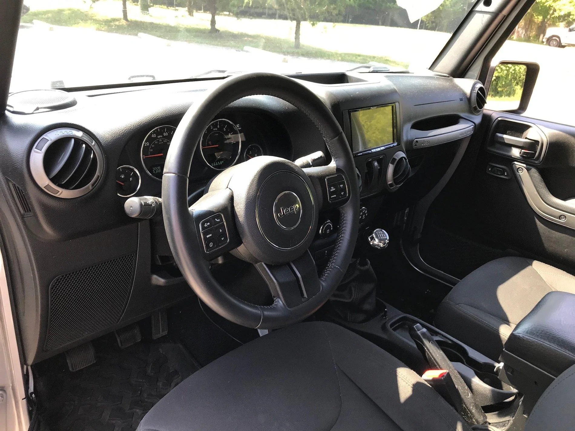 Jeep Gladiator 2015 Jeep Wrangler JK $25,000 368A10DF-0606-47EE-9E58-5CEED82A9233