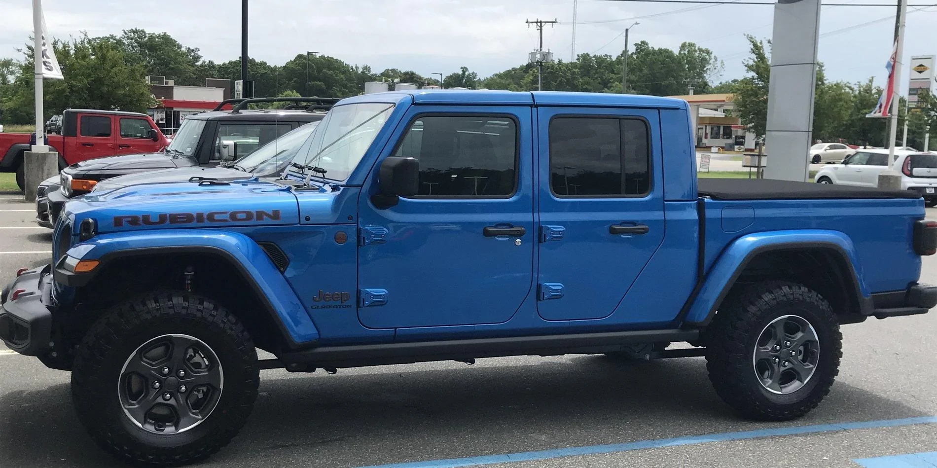 Jeep Gladiator Dealership with the best price on a new Gladiator IMG_6394