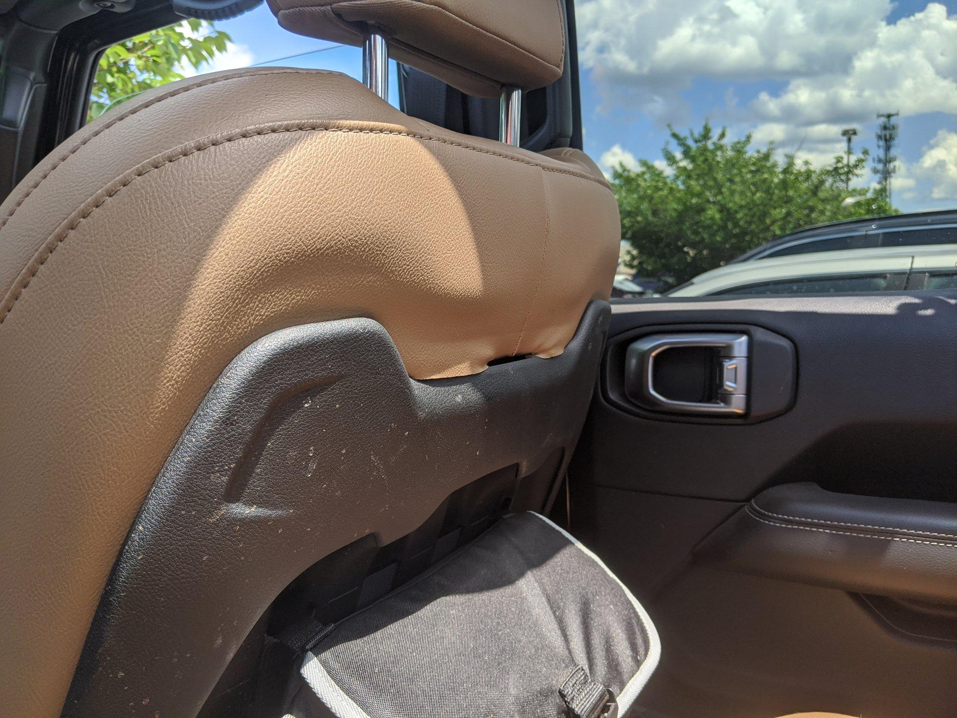Jeep Gladiator Leather Interior Pulling Out IMG_20200626_131007
