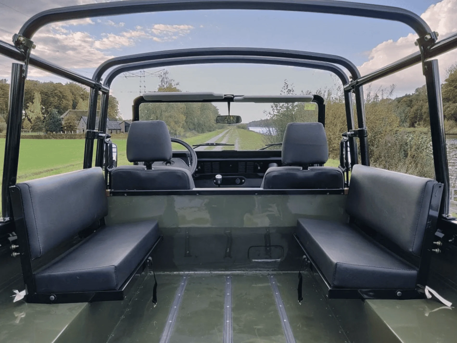 Jeep Gladiator Troopie cage for more passenger capacity? 1593193443528