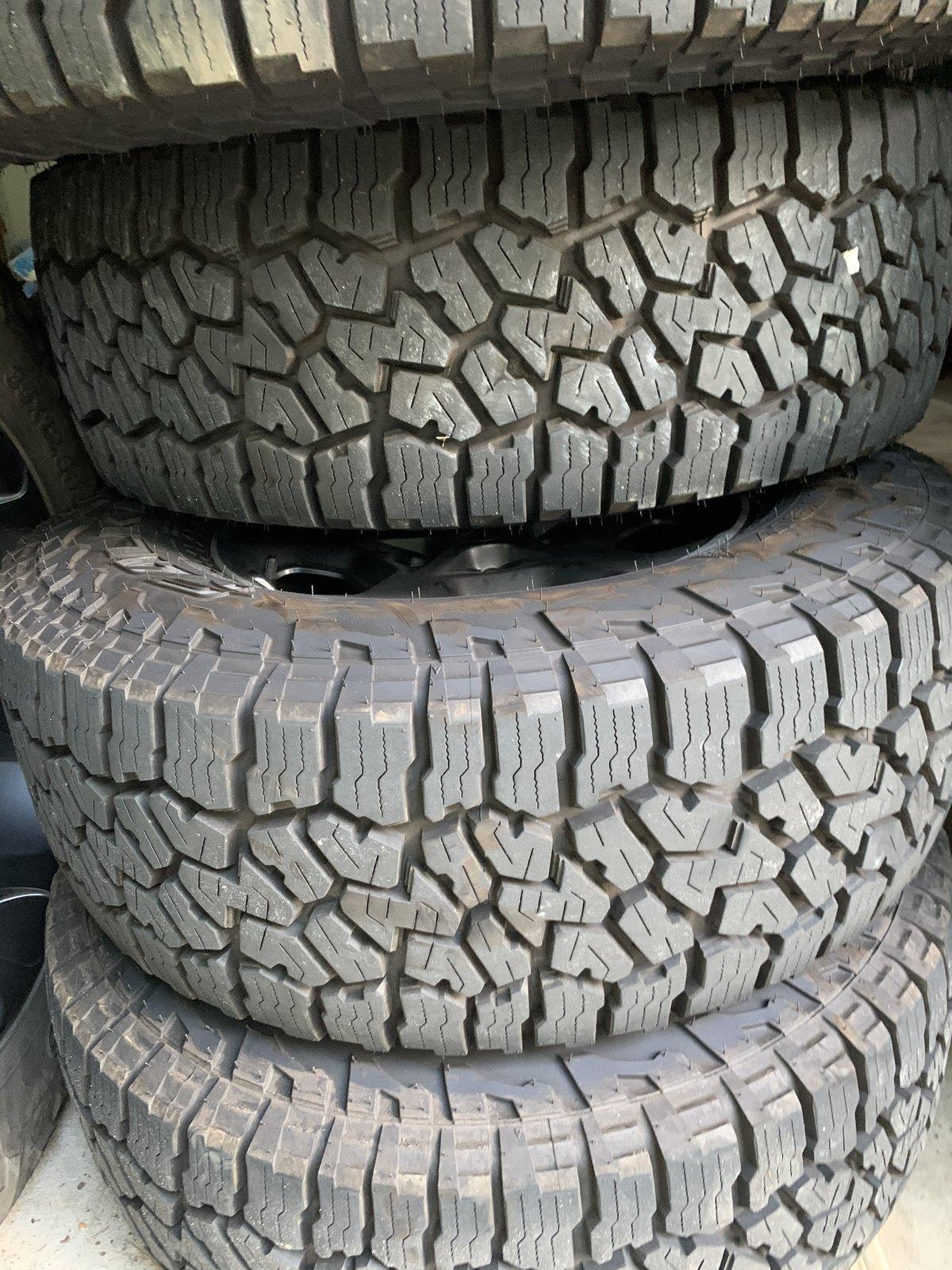 Jeep Gladiator Rubicon wheels and tires with TPS. 3700 $850 2B818EAC-D129-4158-AC98-91BCD6F2A797