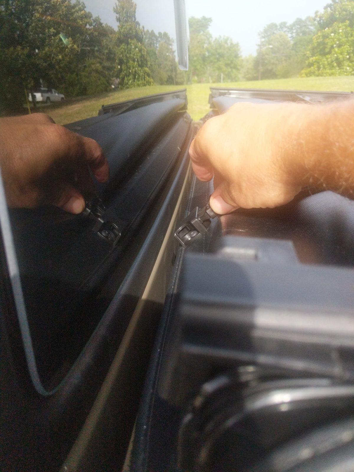 Jeep Gladiator Tonneau Cover Photos and Fit, I need help making a choice. 1593293656742531287371512153285