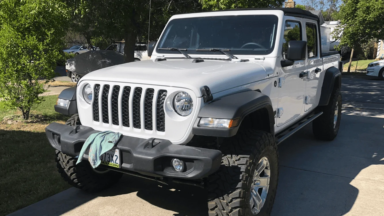 Jeep Gladiator Greg’s white JT max tow 551A1AA4-9B6E-4516-ACEE-260959668E10