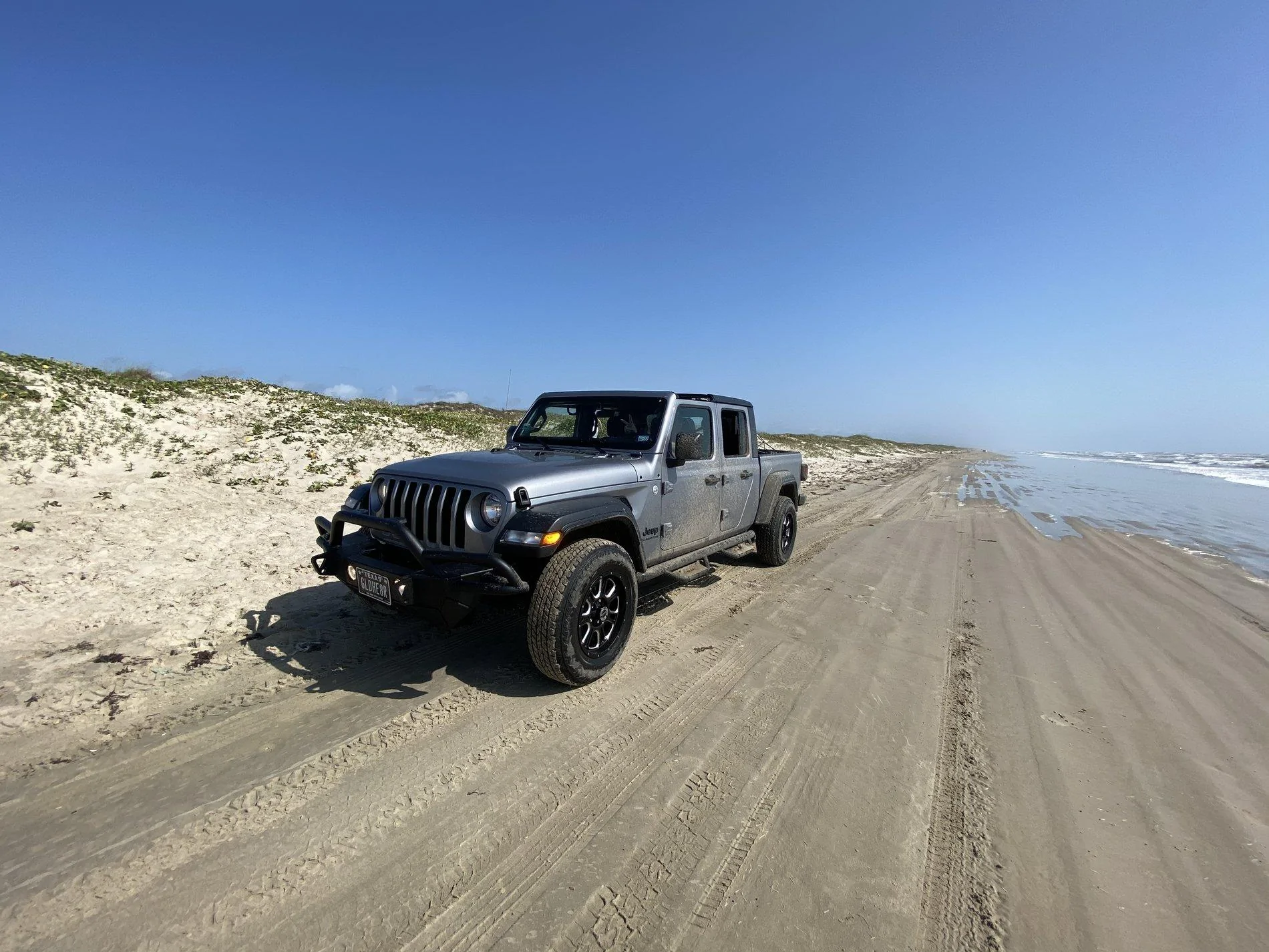 Jeep Gladiator Why did everyone decide their trim level (sport vs rubicon etc)? B35FE768-F0F8-47ED-BE77-16FC4EF5EDFC