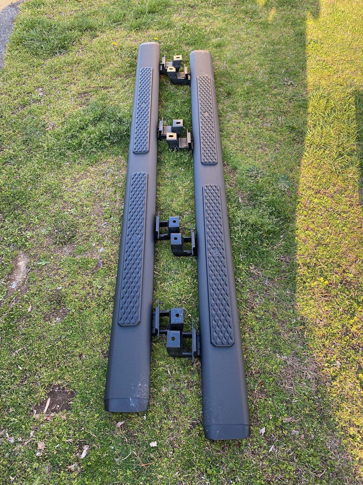 Jeep Gladiator WTB Gladiator factory side steps 19E2CDD1-1341-440C-AB02-A1AA0B8DED5A