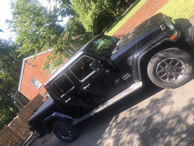 Jeep Gladiator Bed cover on the cheap! (From Chevy Colorado) BF996B8C-06C3-466C-8514-42C74BDF4432