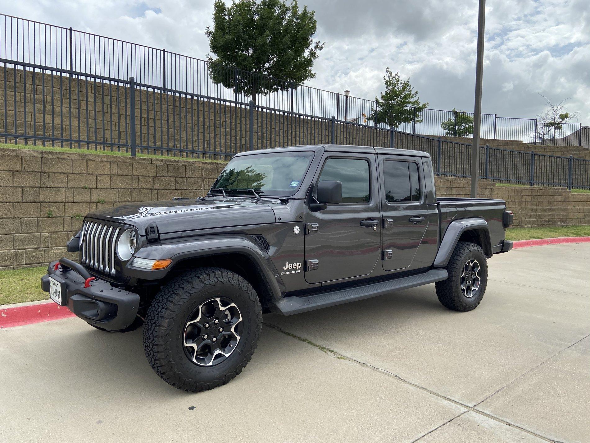 Jeep Gladiator GRANITE CRYSTAL JT Gladiator Club 6645081F-5012-48F5-89DF-AC7EEACA50BA