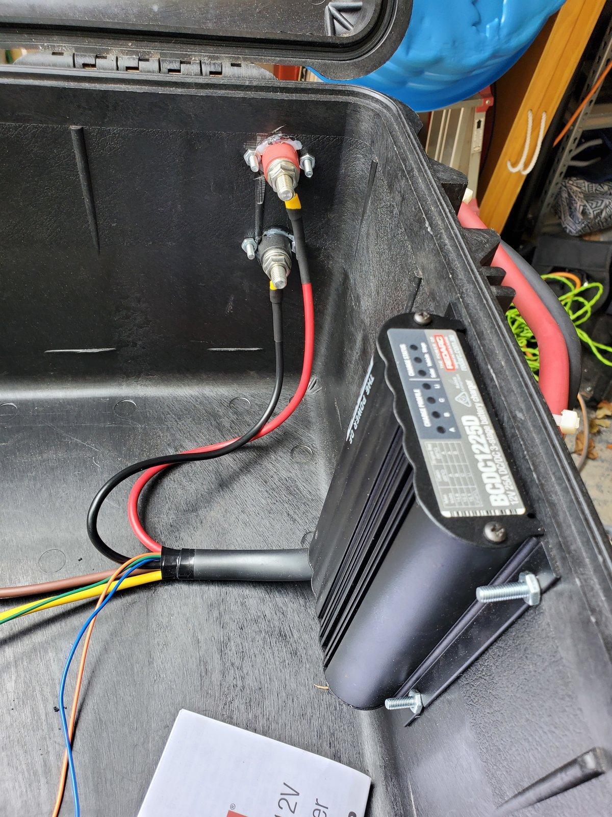 Jeep Gladiator Portable Power Box 20200629_154309