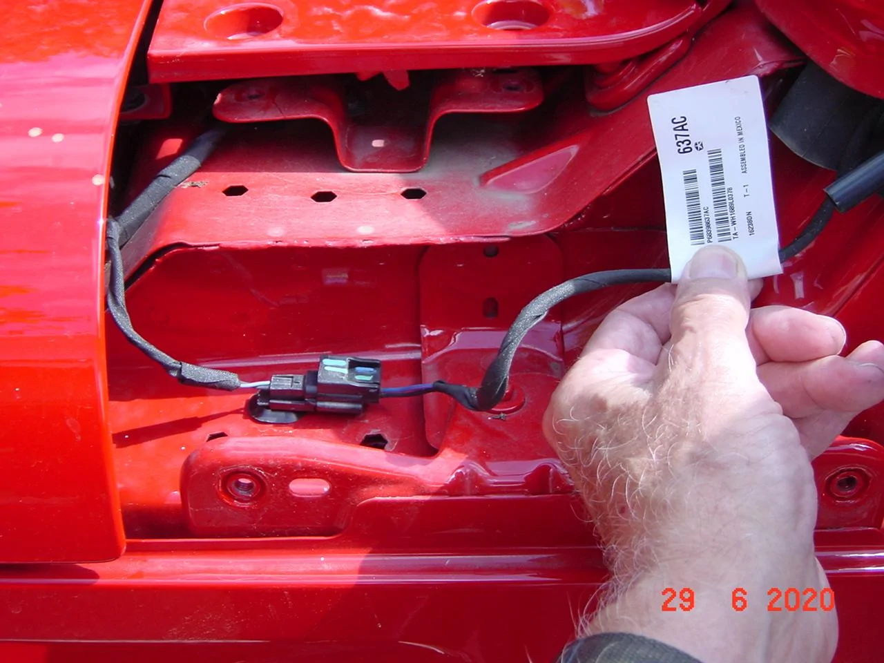 Jeep Gladiator Plug under A Pillar cover? DSC01253