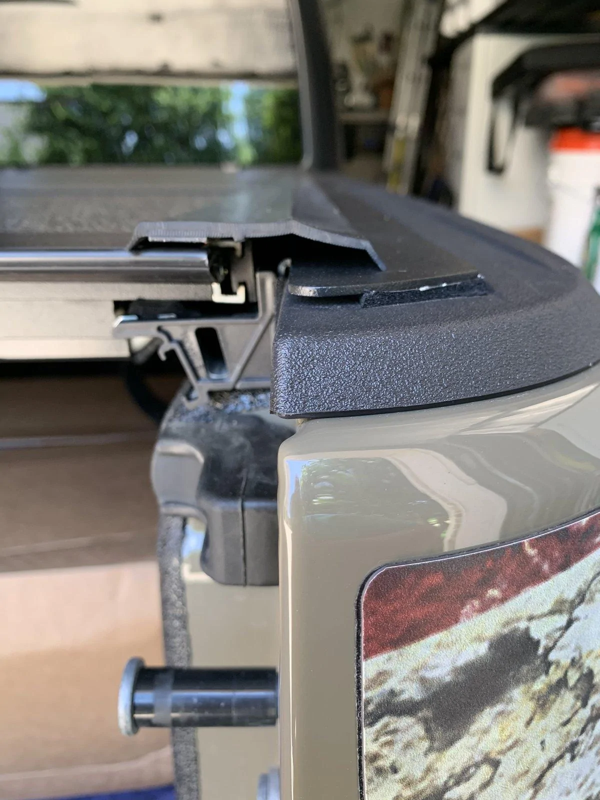Jeep Gladiator Tonneau Cover Photos and Fit, I need help making a choice. 3CEE8FF3-C553-4D66-AA17-CFD49F6140D8