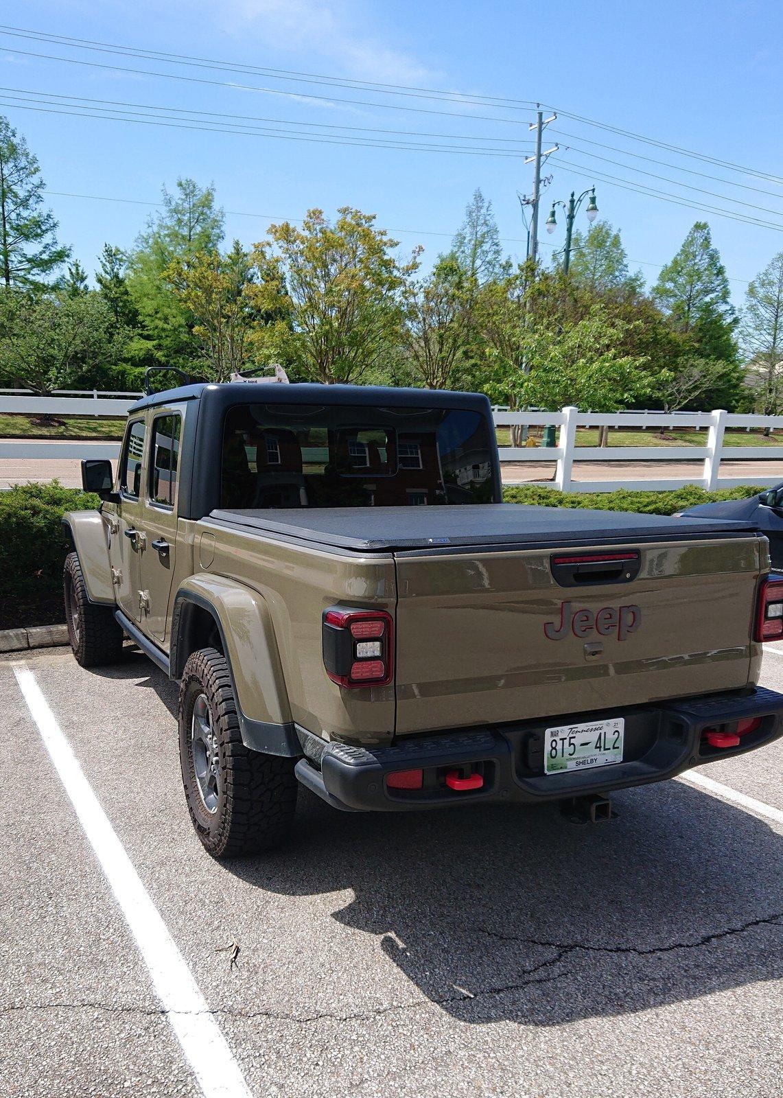Jeep Gladiator Tonneau Cover Photos and Fit, I need help making a choice. _20200612_221408.JPG