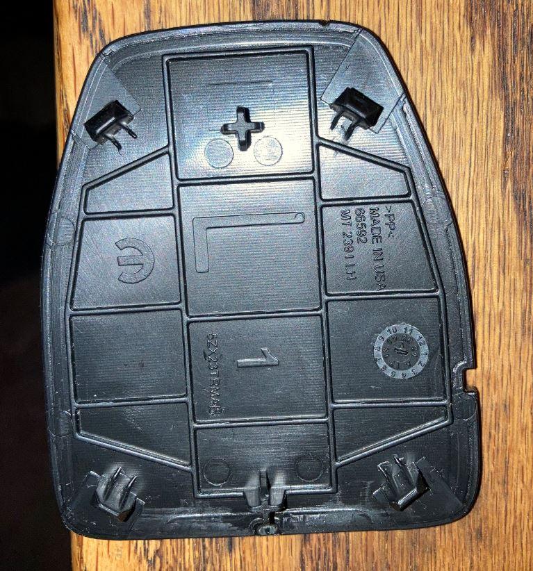 Jeep Gladiator Weird plastic cover weird back.JPG