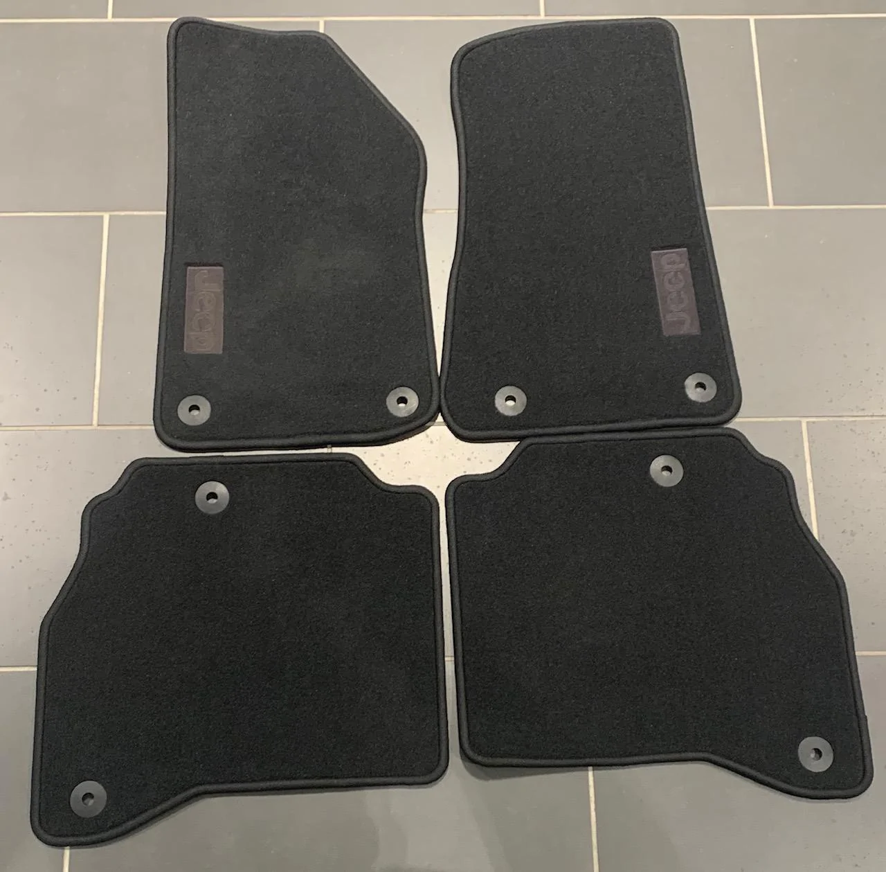Jeep Gladiator OEM Carpet Floor Mats $25 Plus Shipping IMG_3584