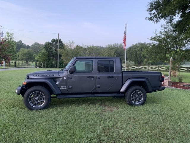 Jeep Gladiator New Galdiator Overland owner AB9A09B3-D475-4956-82FE-18FEAAF376C9