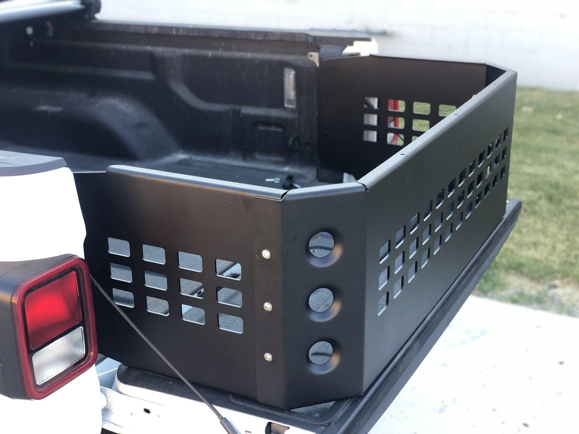Jeep Gladiator Installed ACE bed extender ACEJTBE-H