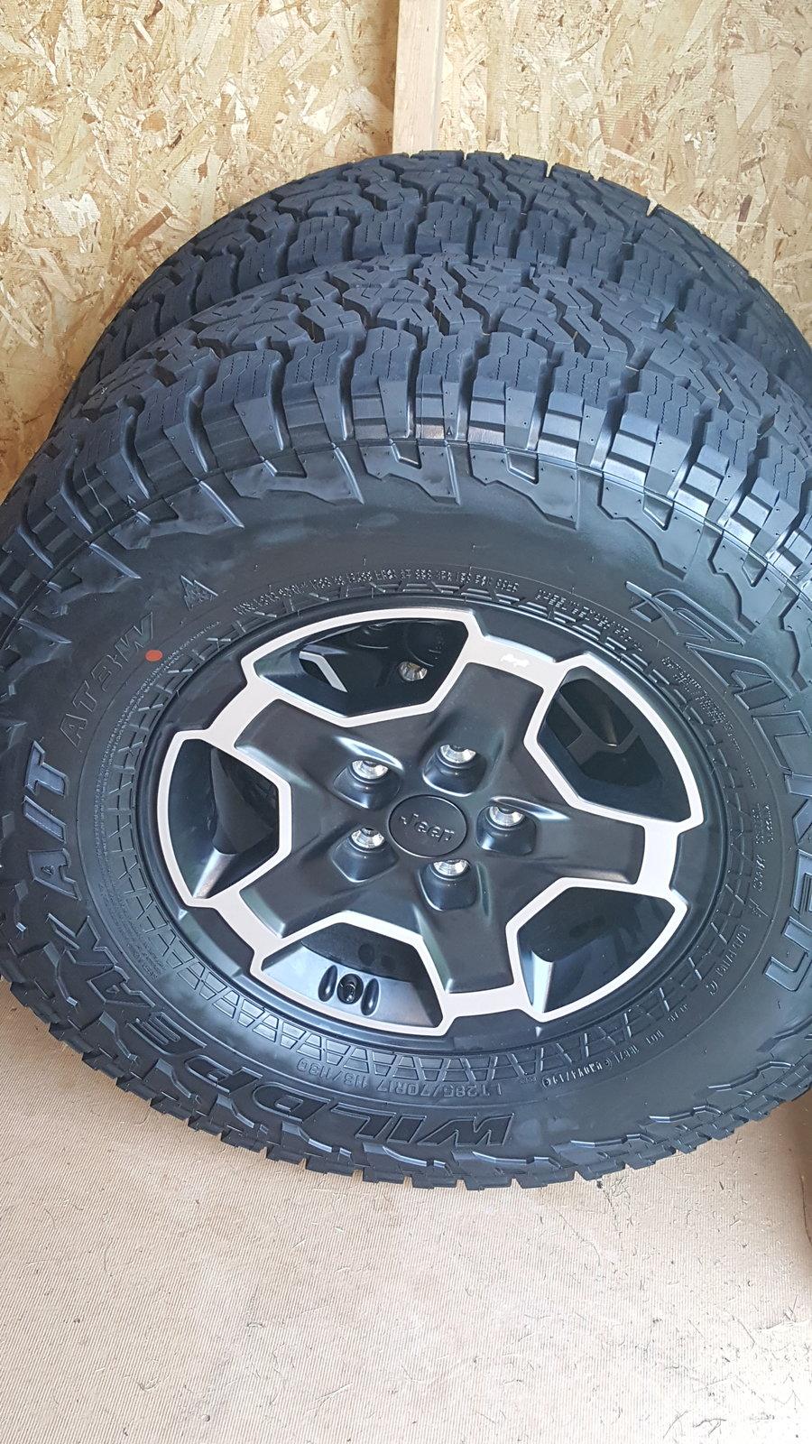 Jeep Gladiator Sold - Stock 33' Mojave tires and wheels (5) sell2