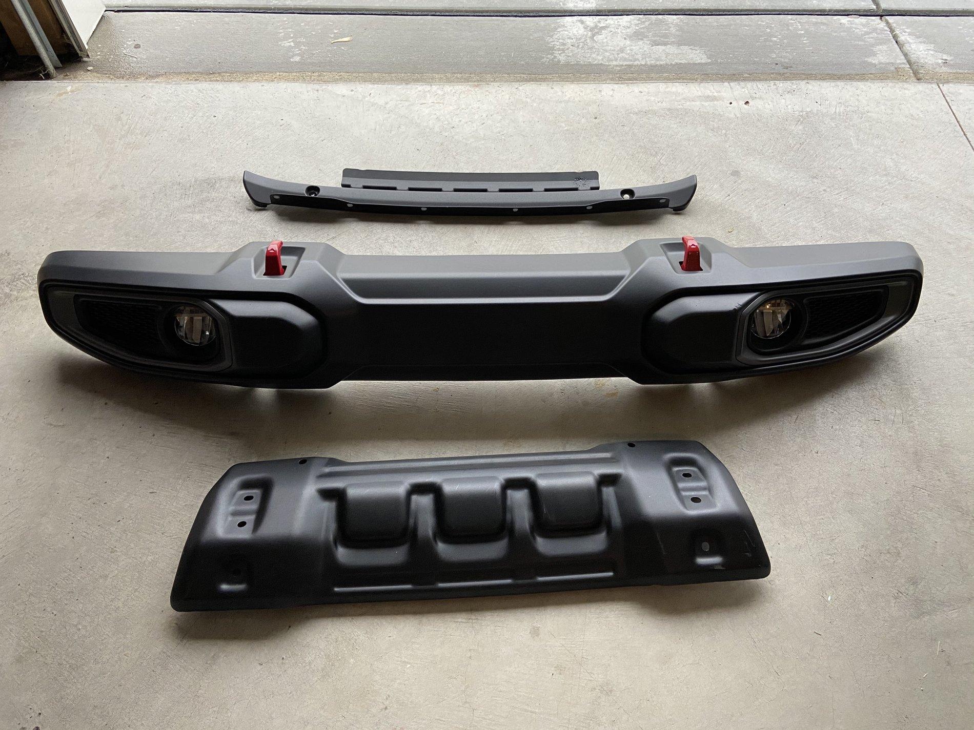 Jeep Gladiator ** Sold ** Rubicon Bumper take off 29861943-8973-4400-ABB9-0024B2605D77