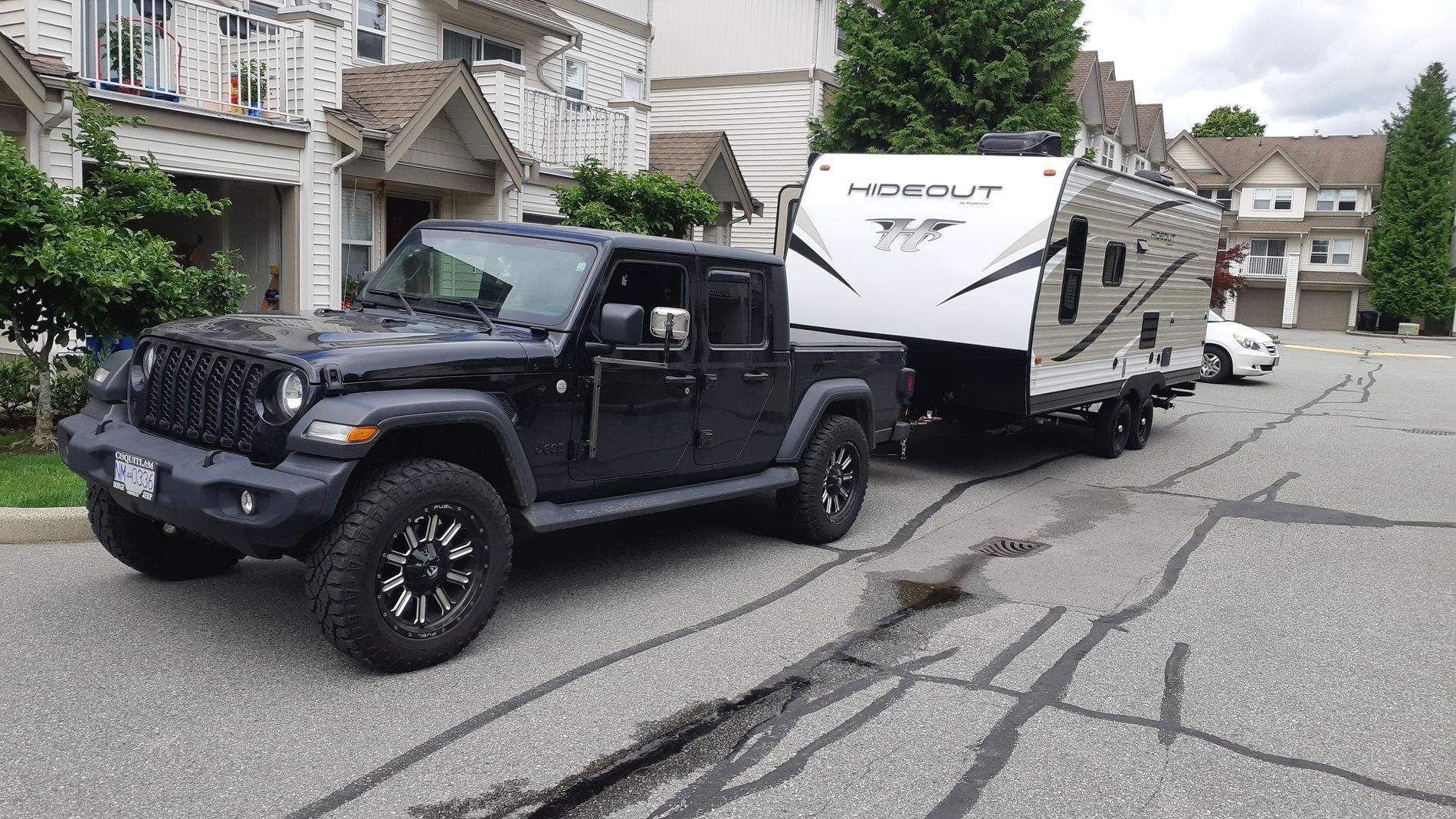 Jeep Gladiator Suspension advice to deal with squatting while towing a 4300 pound trailer? 20200627_131750
