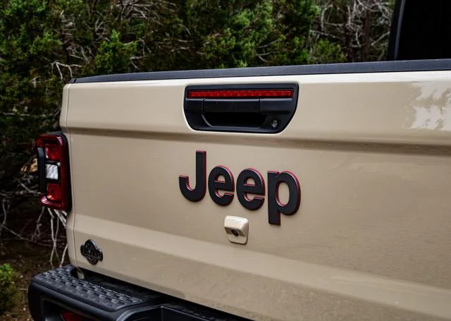 Jeep Gladiator Gobi Rubicon in Oatmeal IMG_1837
